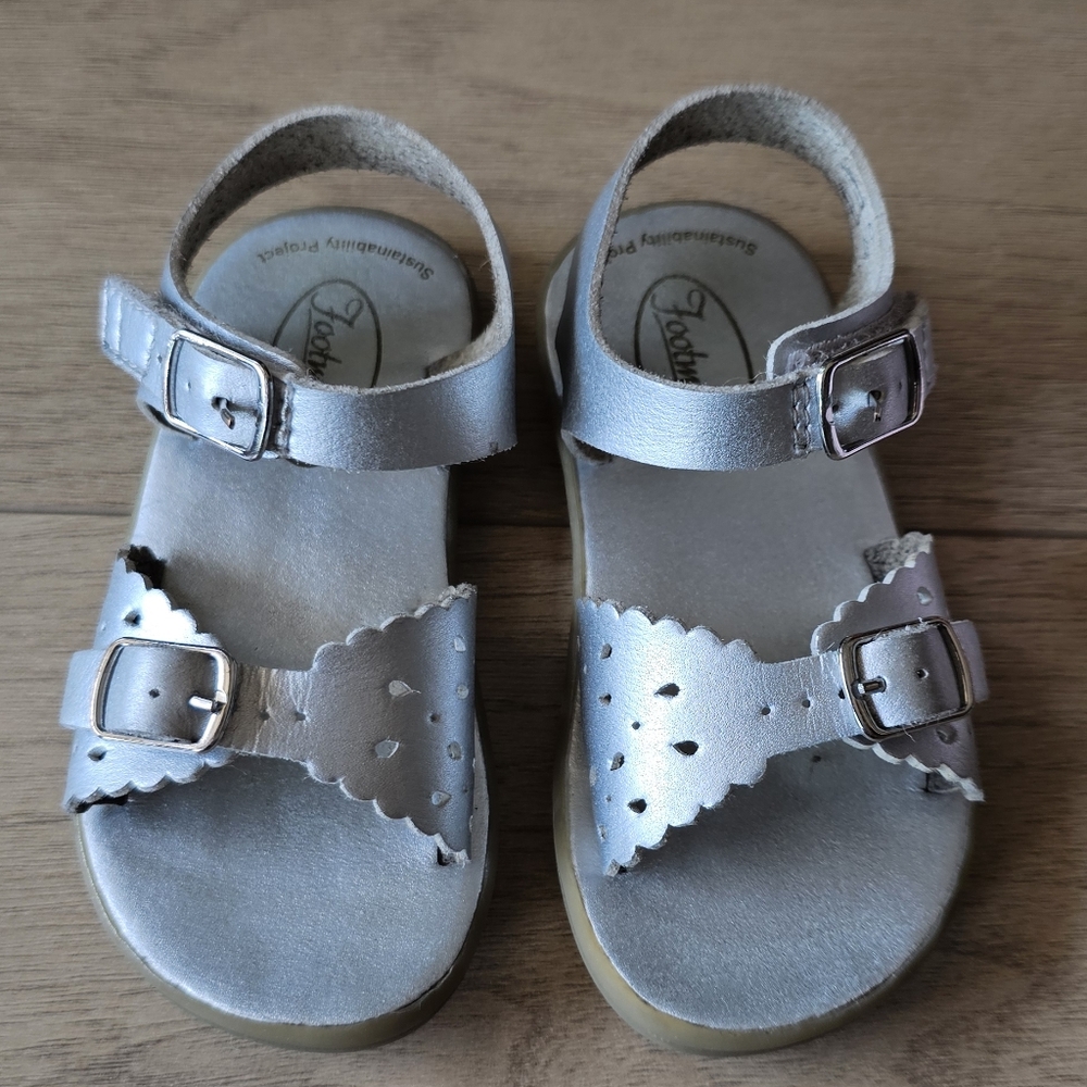 Footmates Eco-Ariel Silver Eyelet Sandals